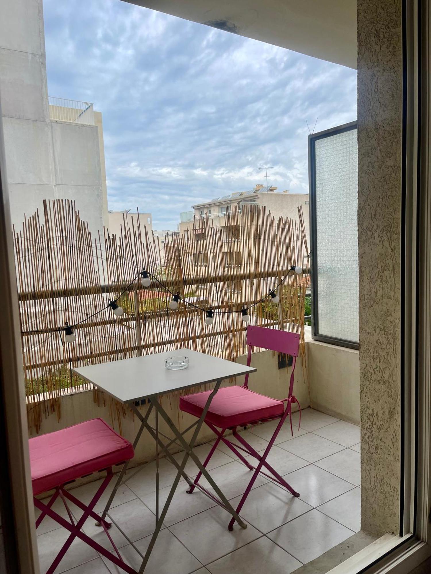 Studio Avec Place De Parking A La Timone Marseille Eksteriør billede